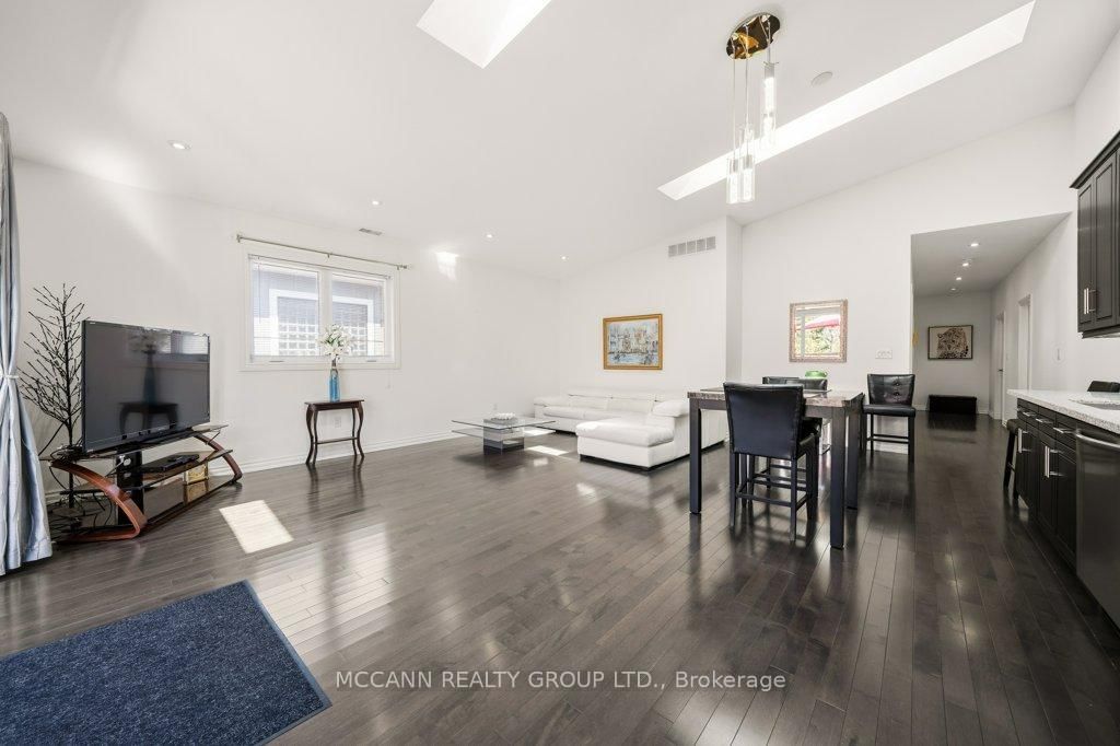 124 Scarboro Crescent • Toronto, ON photo 27