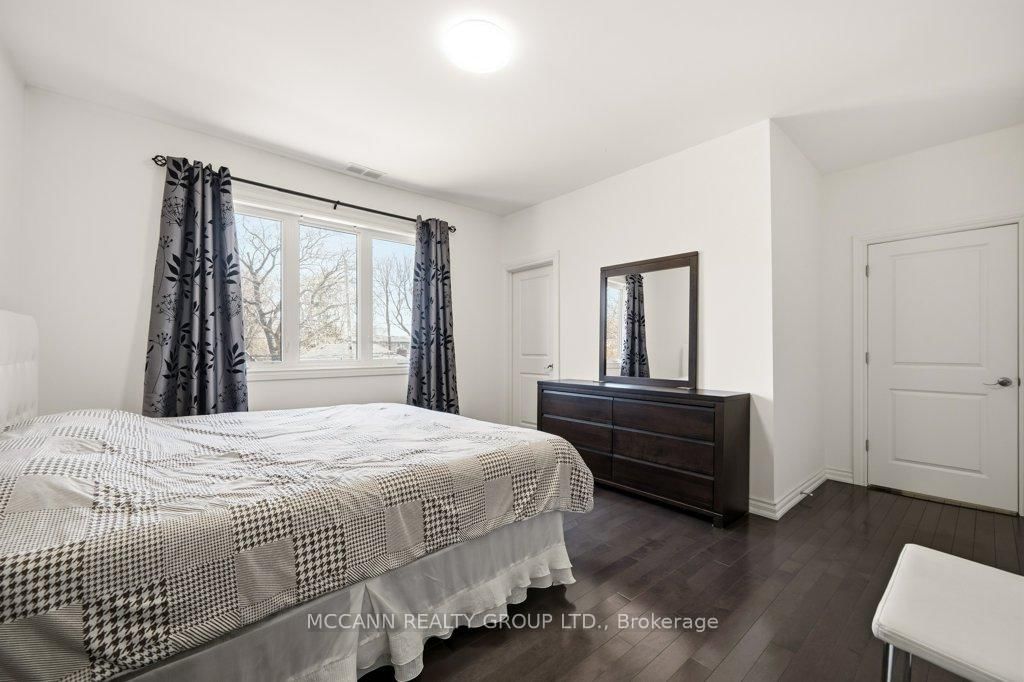 124 Scarboro Crescent • Toronto, ON photo 32