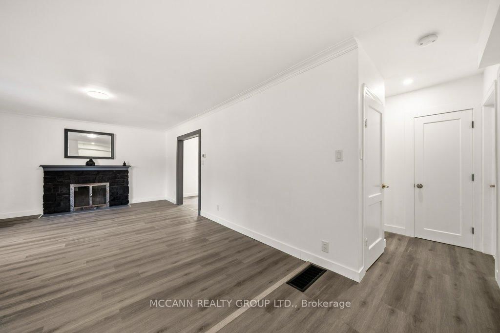 124 Scarboro Crescent • Toronto, ON photo 6