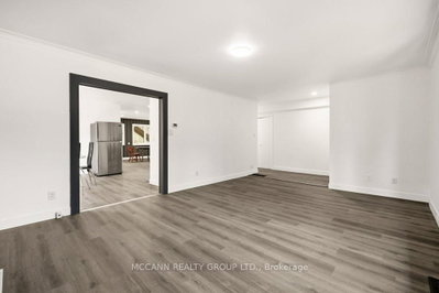 124 Scarboro Crescent • Toronto, ON photo 7
