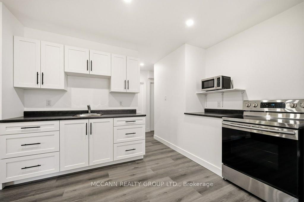 124 Scarboro Crescent • Toronto, ON photo 9
