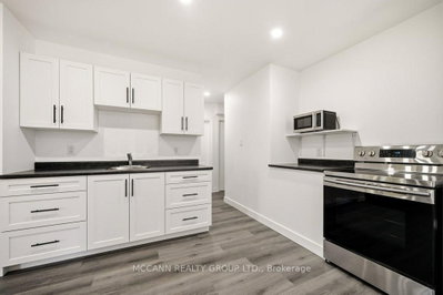 124 Scarboro Crescent • Toronto, ON photo 9