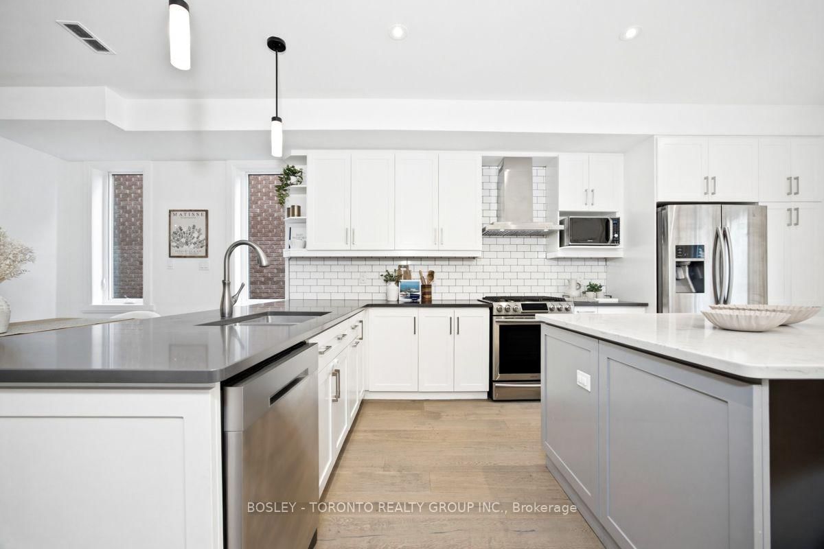 99 Cadorna Avenue • Toronto, ON photo 12