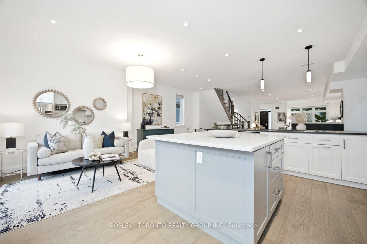 99 Cadorna Avenue • Toronto, ON photo 13