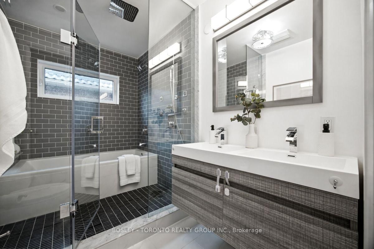 99 Cadorna Avenue • Toronto, ON photo 22