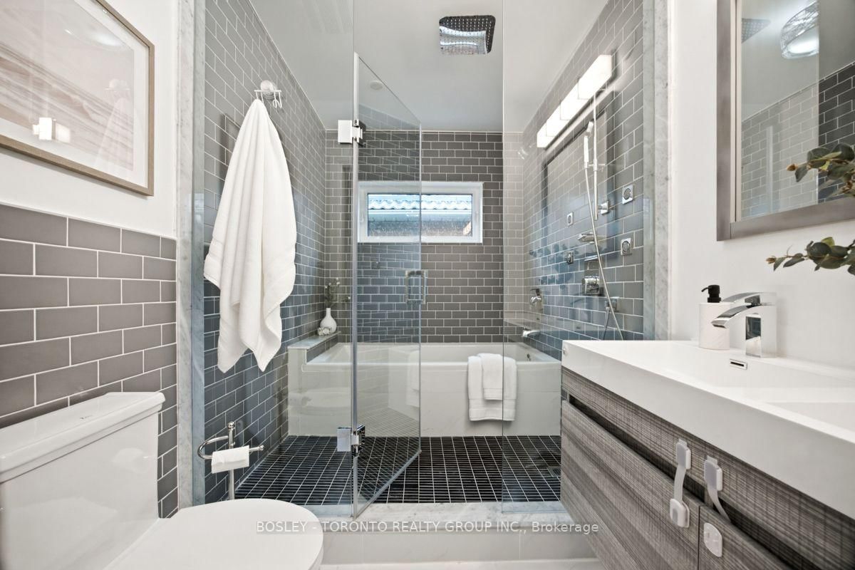 99 Cadorna Avenue • Toronto, ON photo 23