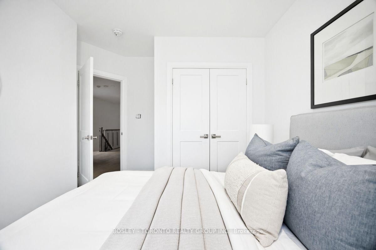 99 Cadorna Avenue • Toronto, ON photo 30