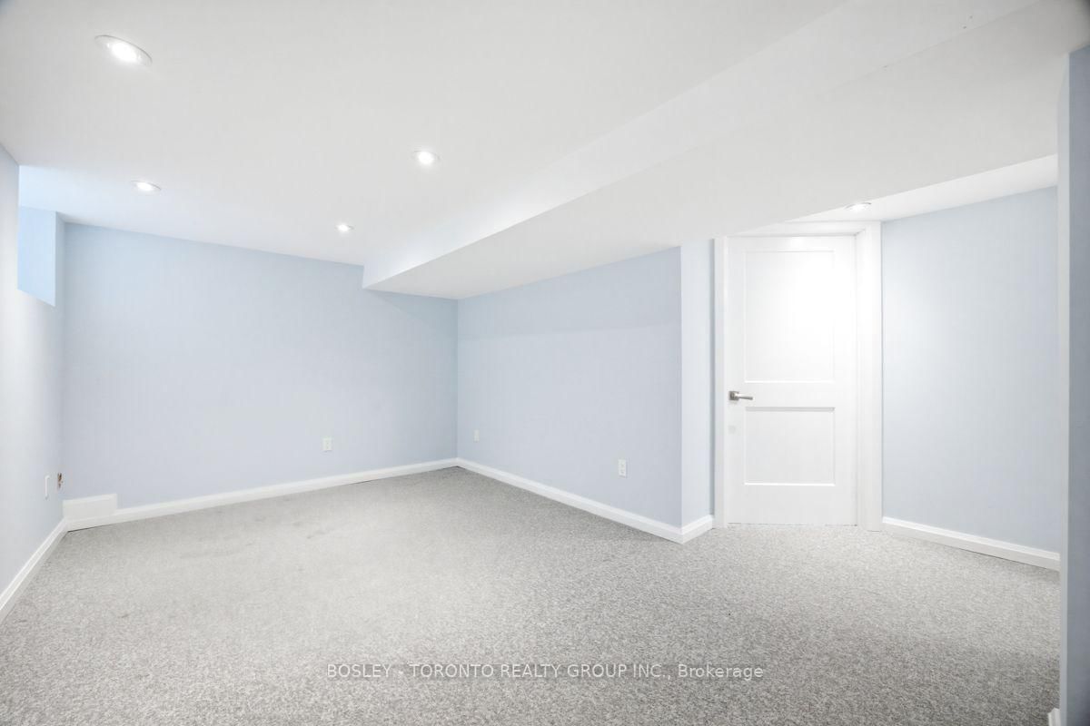 99 Cadorna Avenue • Toronto, ON photo 36