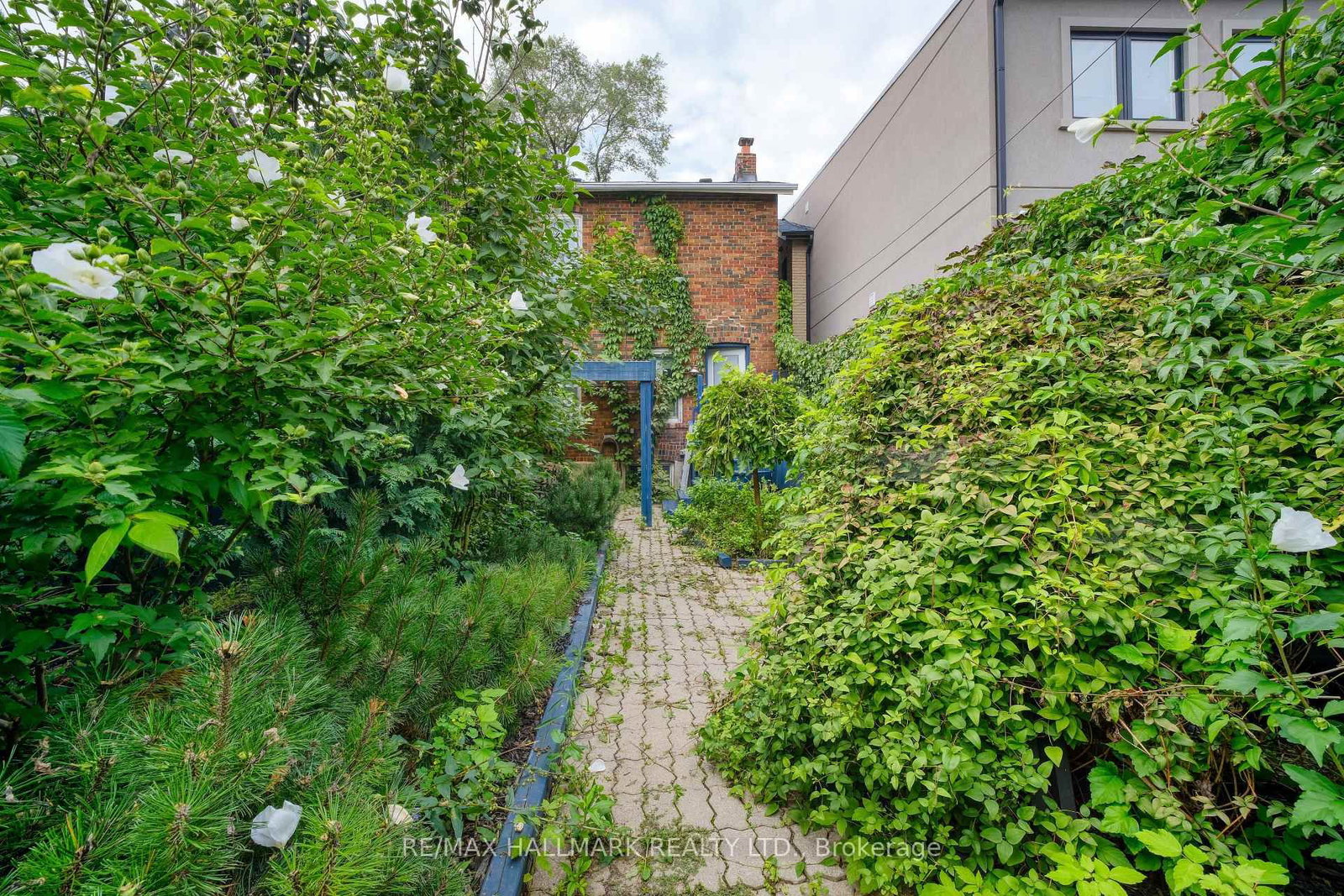 787 Eastern Avenue • Toronto, ON photo 27