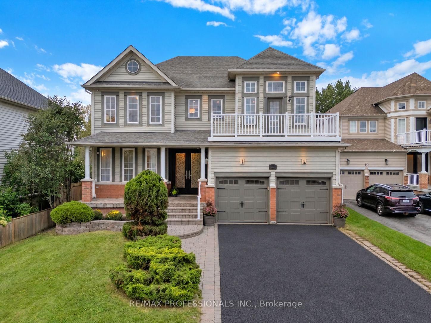 8 Shelter Bay Court • Whitby, ON photo 1