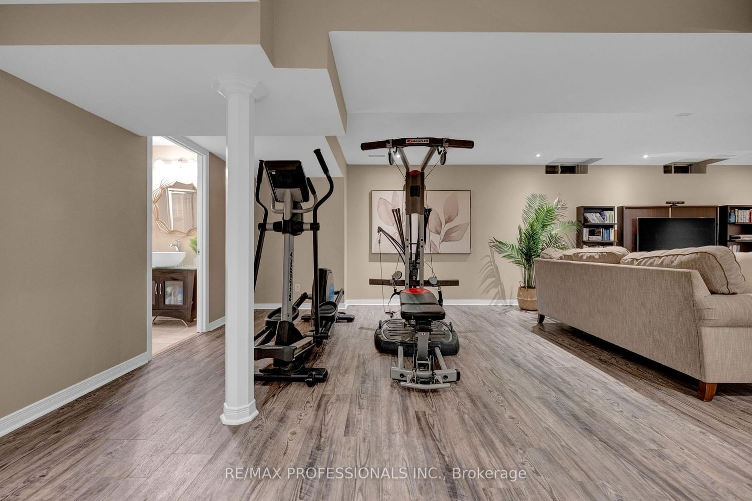 8 Shelter Bay Court • Whitby, ON photo 32