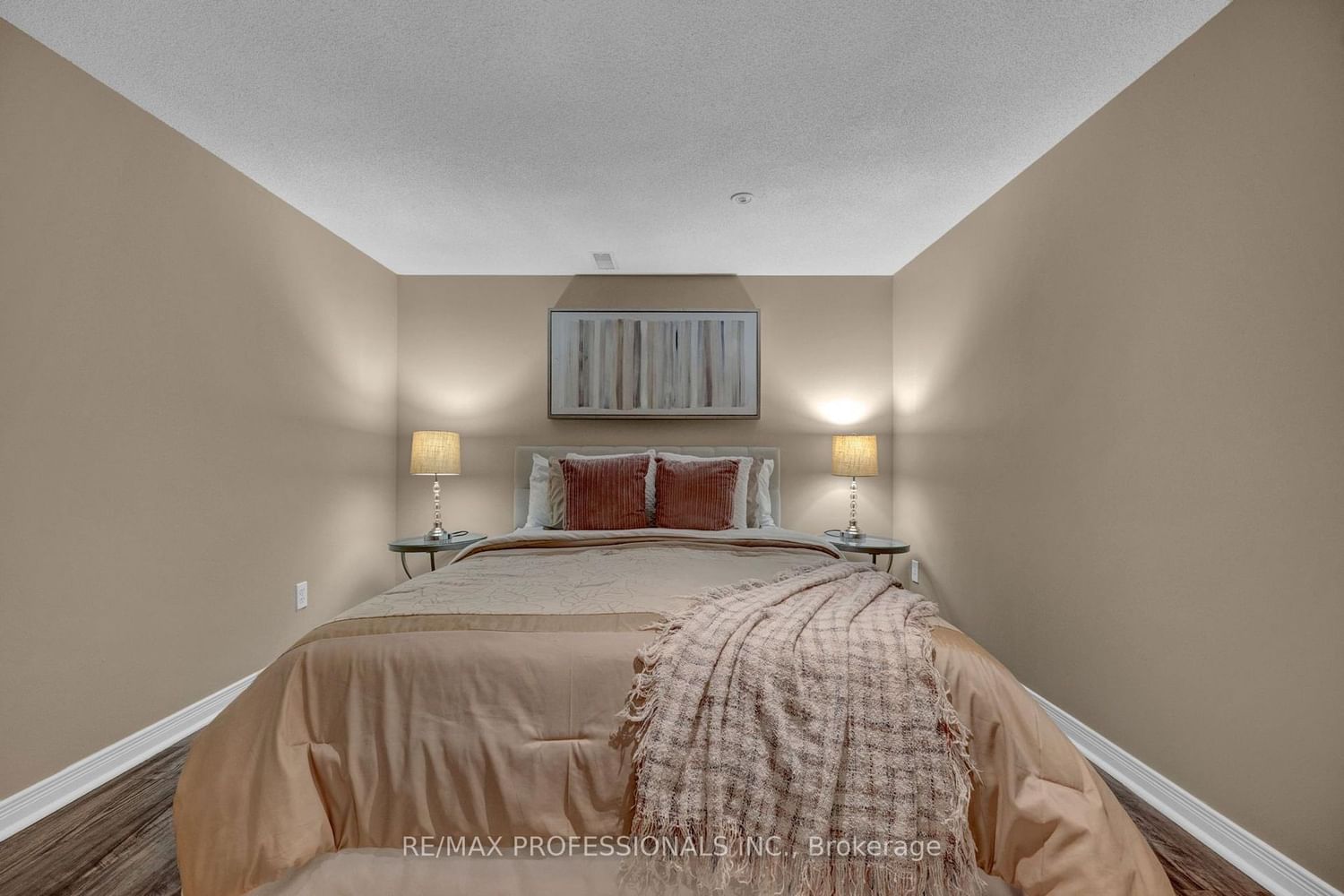 8 Shelter Bay Court • Whitby, ON photo 34