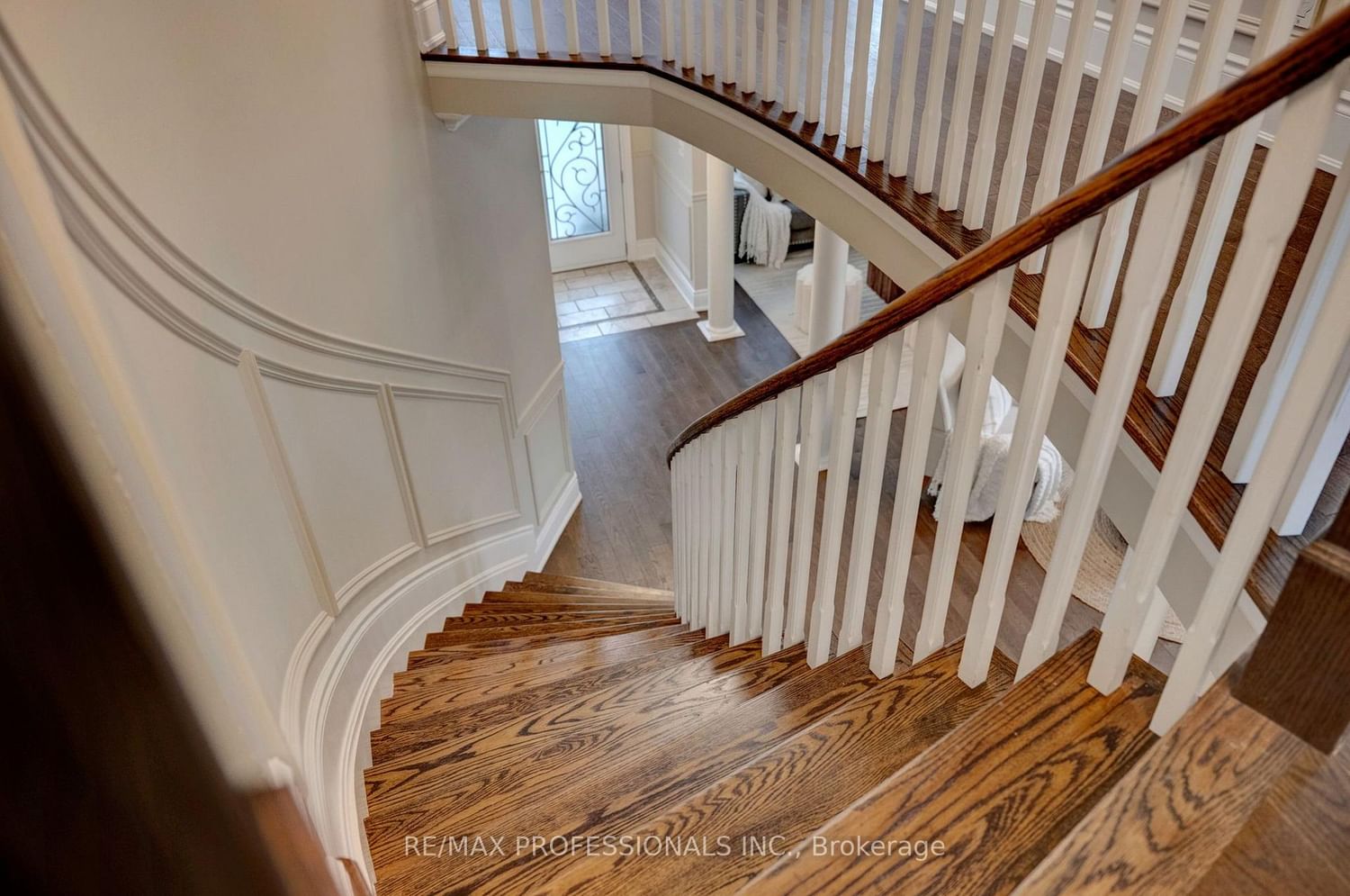 8 Shelter Bay Court • Whitby, ON photo 35