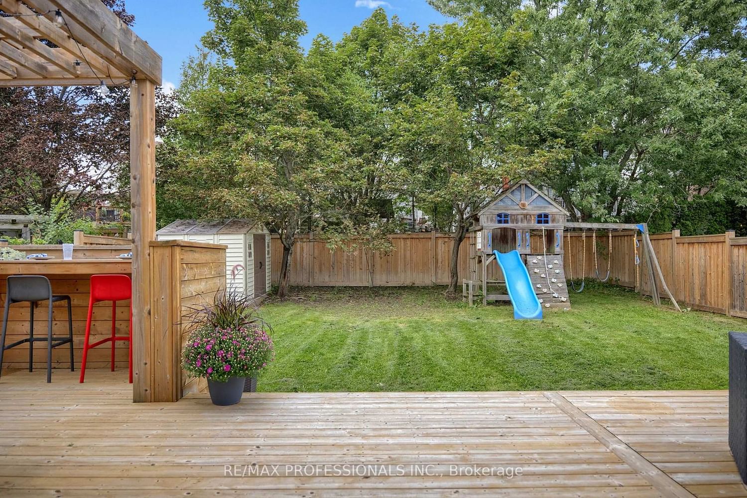 8 Shelter Bay Court • Whitby, ON photo 36