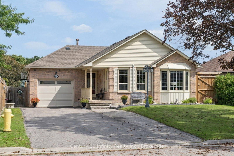 814 Lochness Crescent