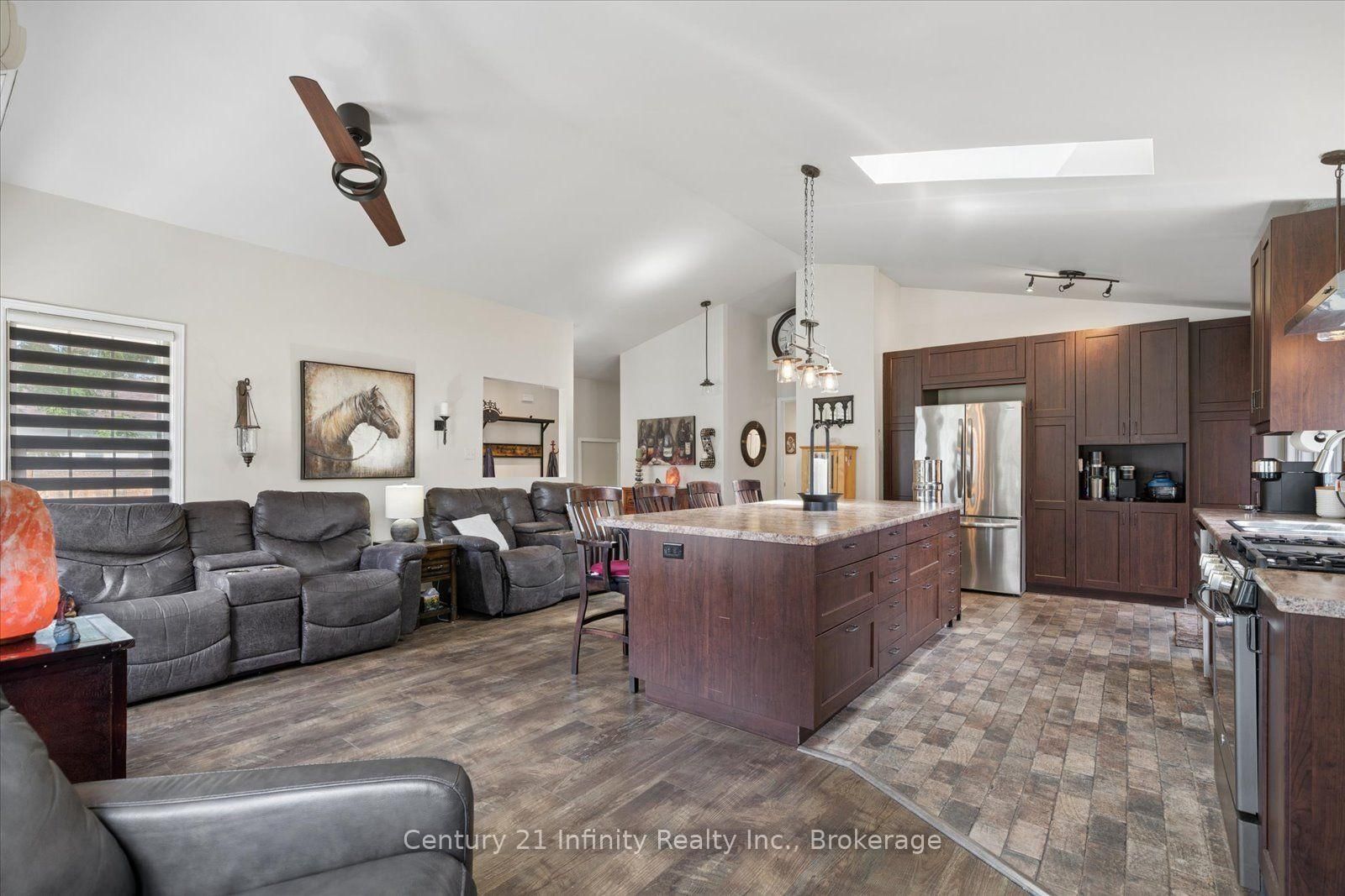 814 Lochness Crescent • Oshawa, ON photo 16