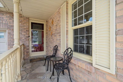 814 Lochness Crescent • Oshawa, ON photo 3