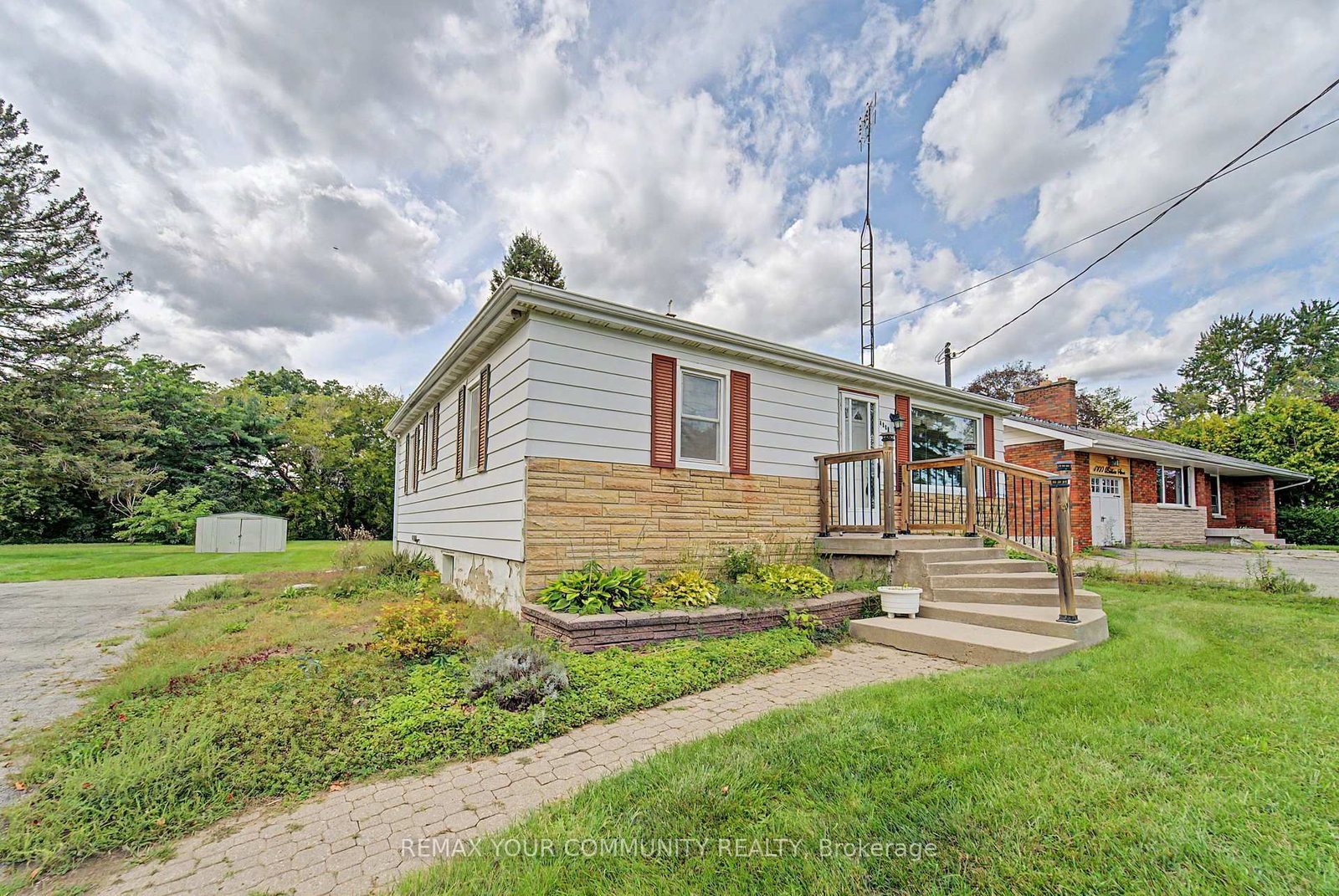 4690 Baldwin Street S • Whitby, ON photo 1