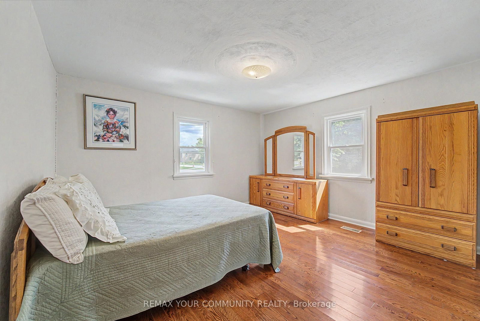 4690 Baldwin Street S • Whitby, ON photo 12