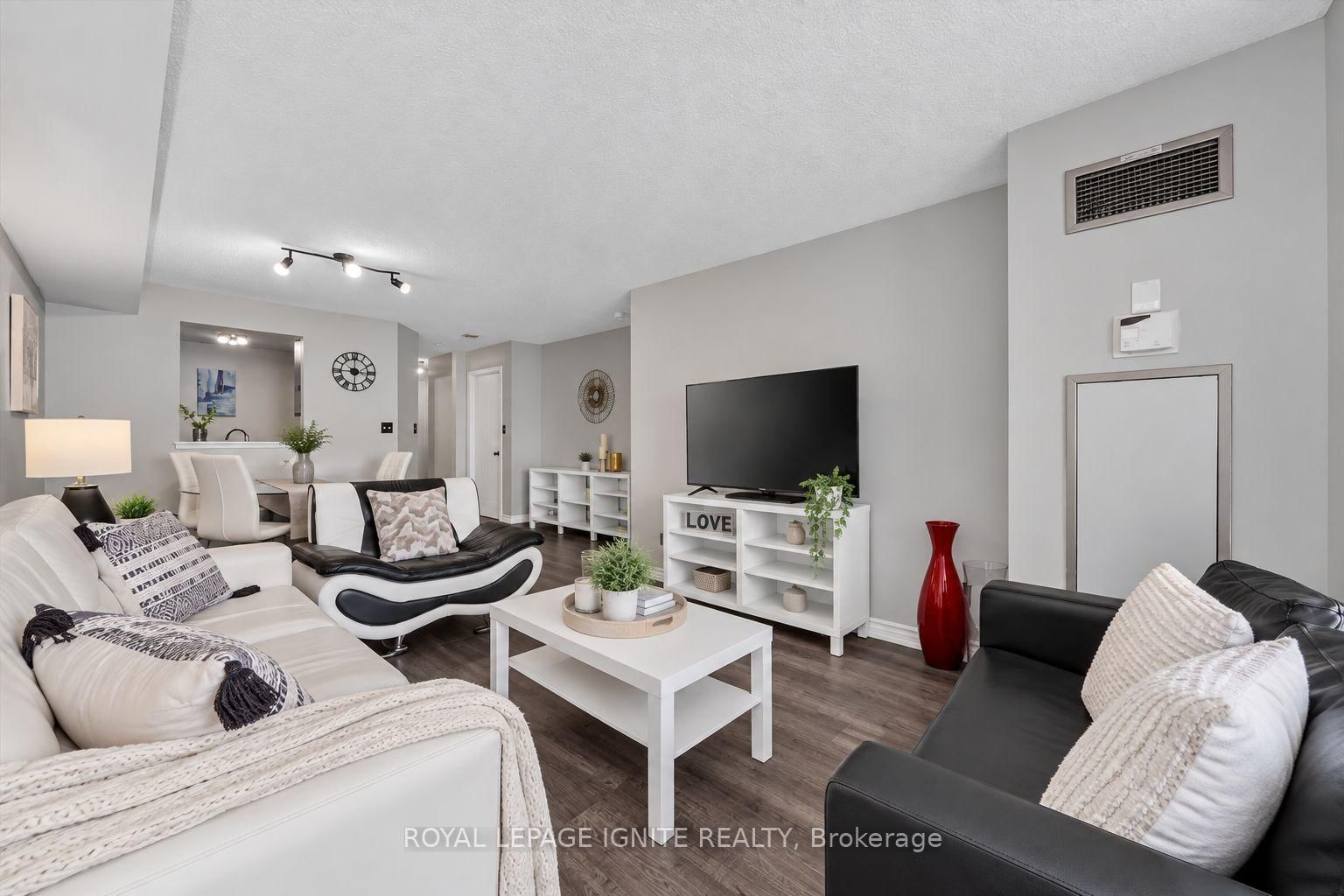 400 Mclevin Avenue • #404 • Toronto, ON photo 5