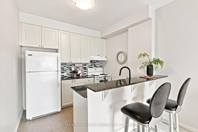 1 Sidney Lane • #311 • Clarington, ON photo 4