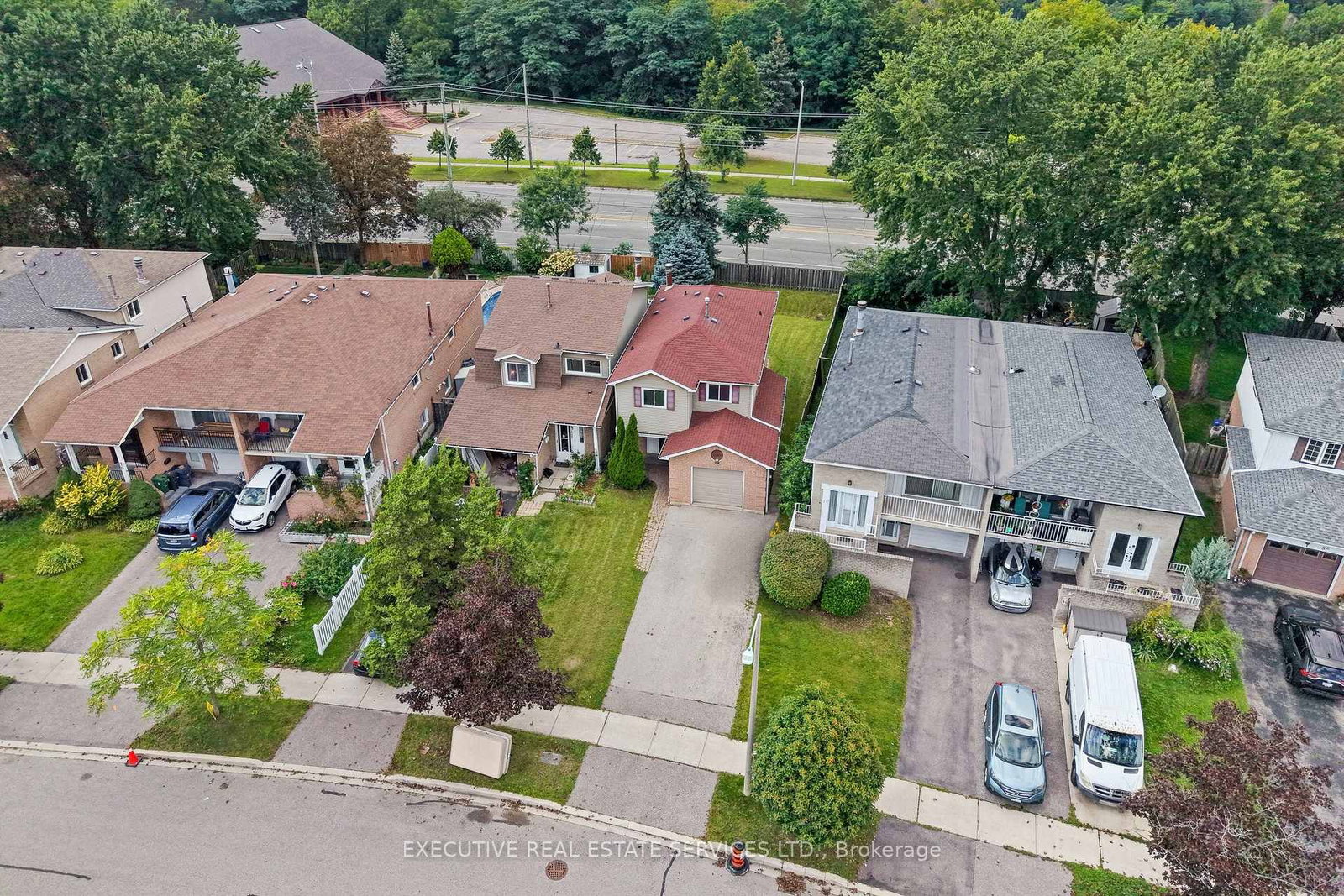 76 Lionhead Trail • Toronto, ON photo 10