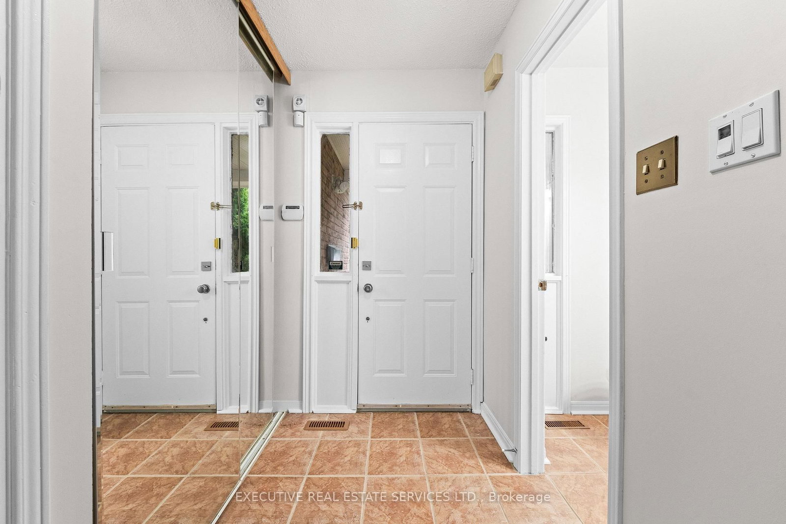 76 Lionhead Trail • Toronto, ON photo 12