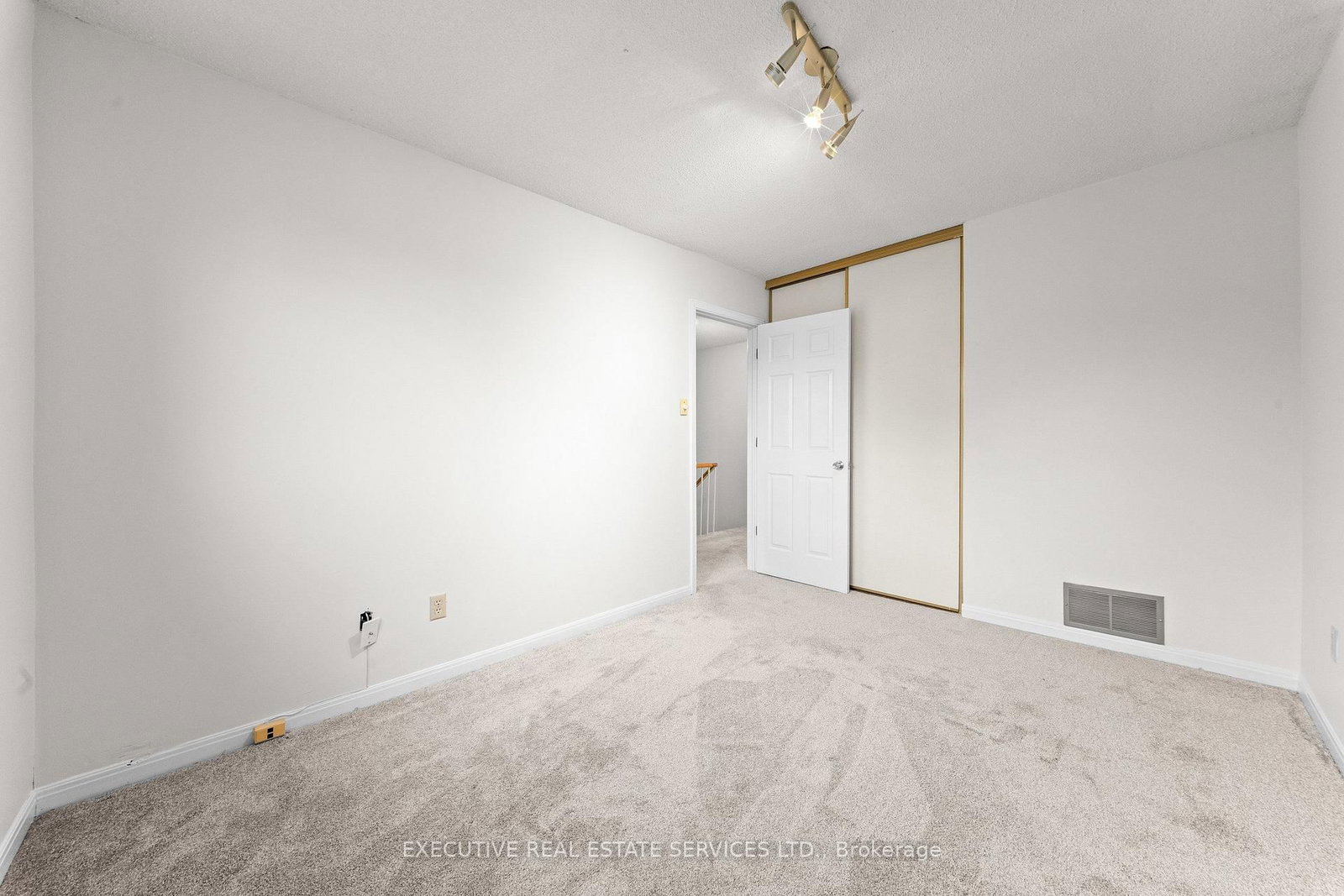 76 Lionhead Trail • Toronto, ON photo 33
