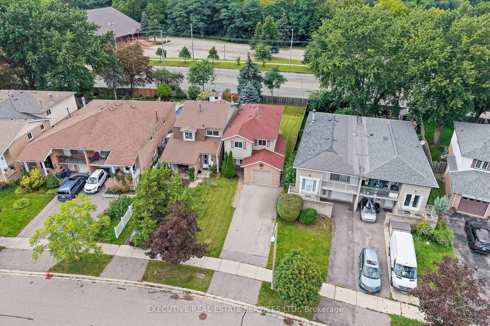 76 Lionhead Trail • Toronto, ON photo 9