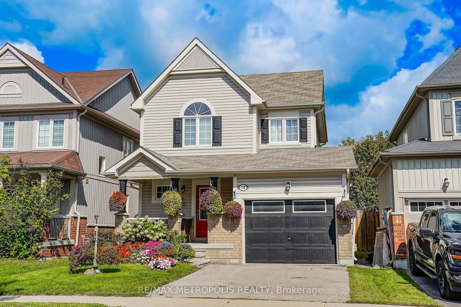 14 Richard Davies Crescent • Clarington, ON photo 2