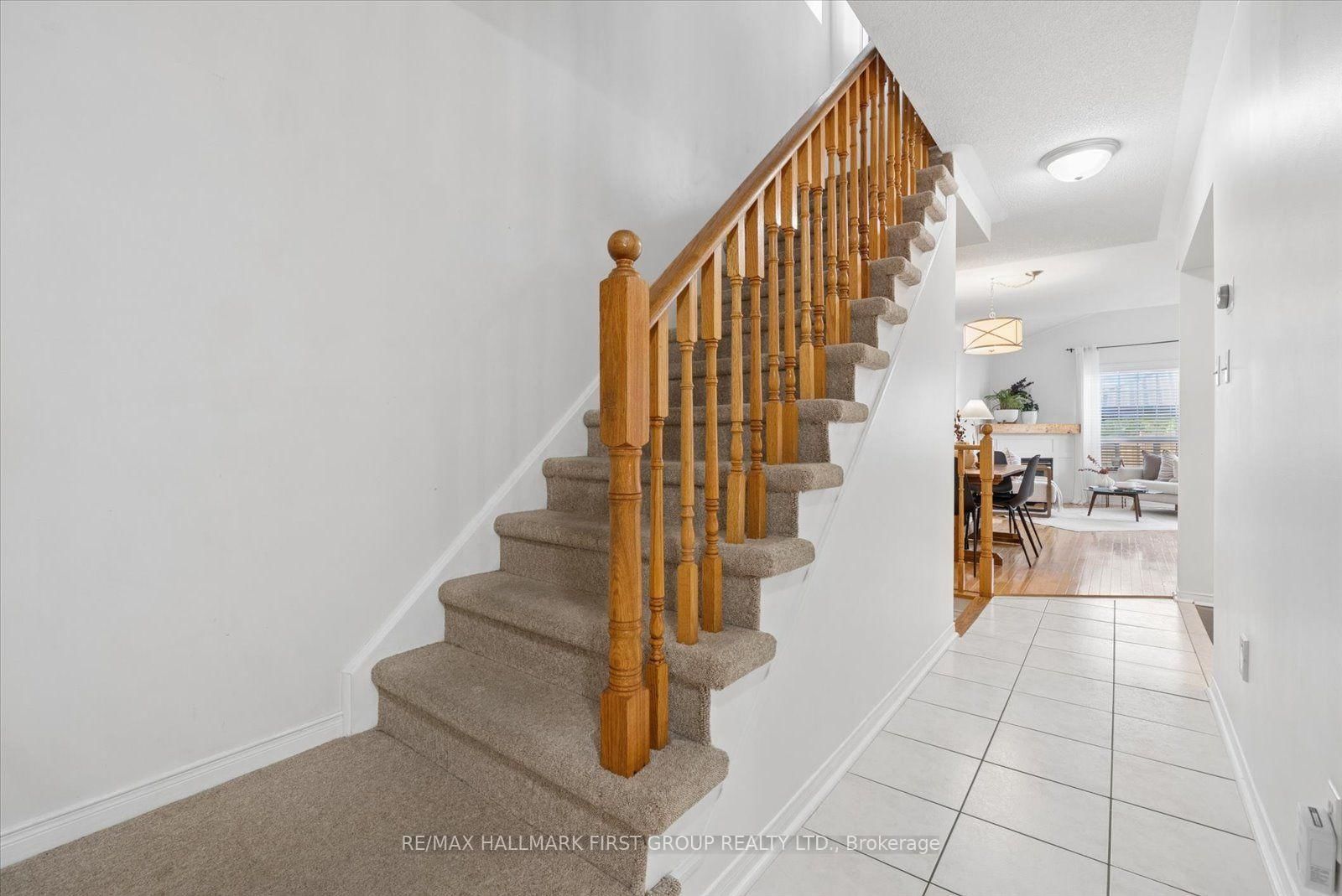 67 Epps Crescent • Ajax, ON photo 4
