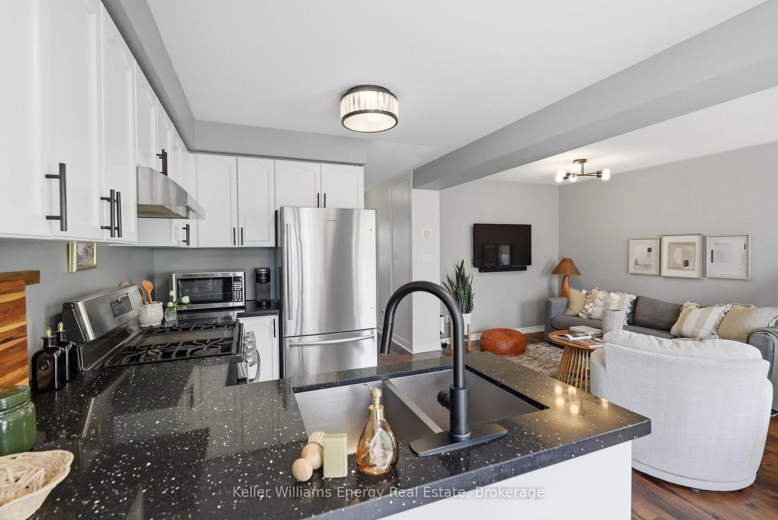 42 Cecil Found Crescent • Clarington, ON photo 7