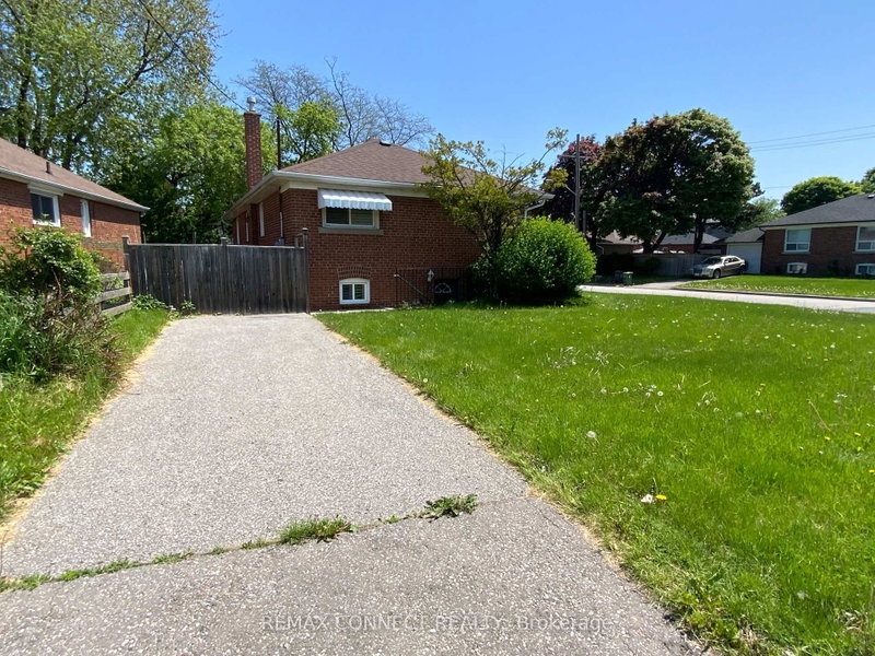 Bsmt Bdrm C - 2 Kellyvale Road