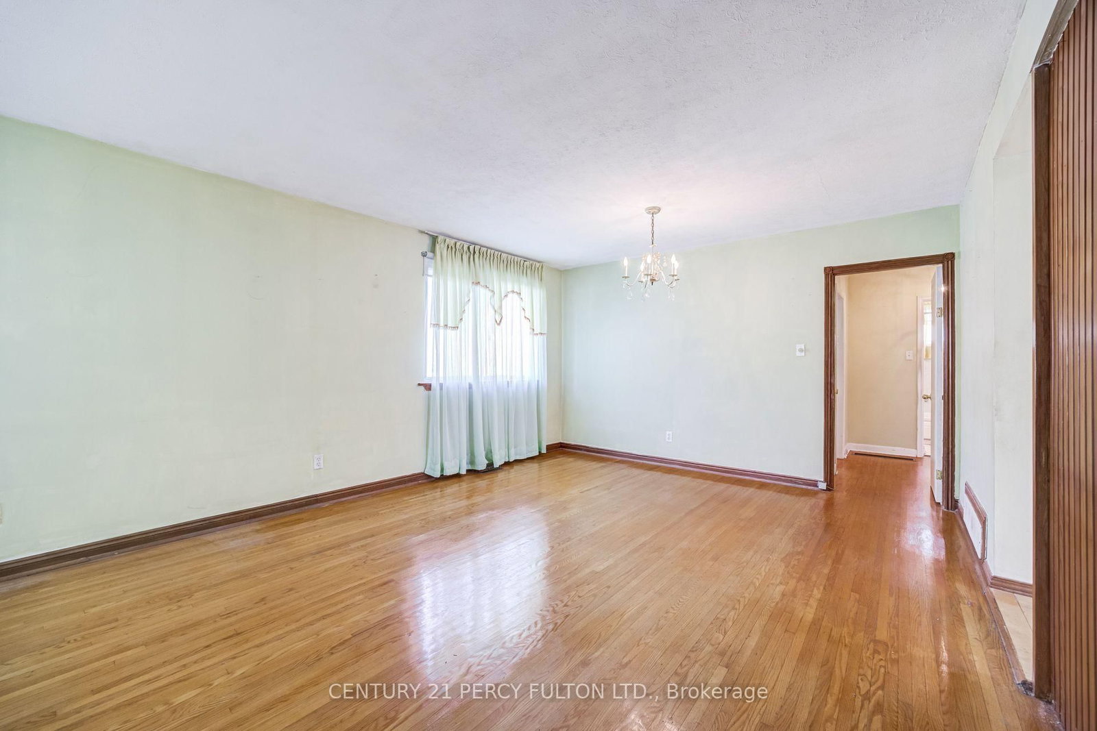 23 Shier Drive • Toronto, ON photo 6