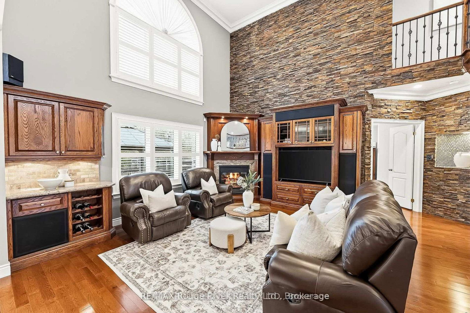 30 Hanover Court • Whitby, ON photo 9