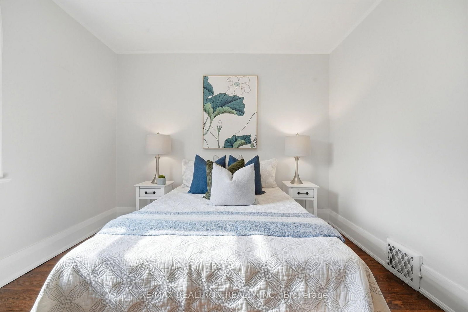 1056 Woodbine Avenue W • Toronto, ON photo 27