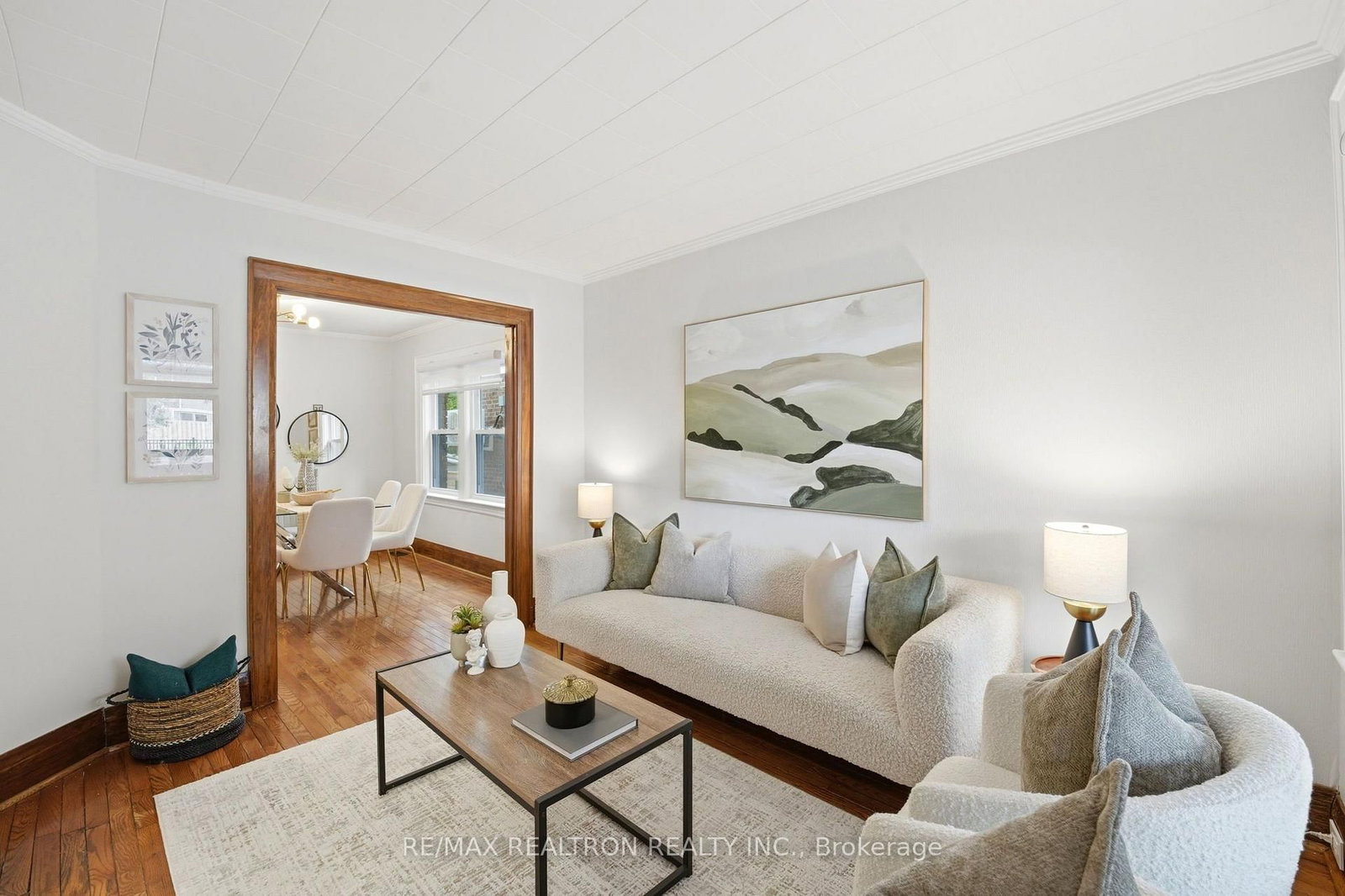 1056 Woodbine Avenue W • Toronto, ON photo 6