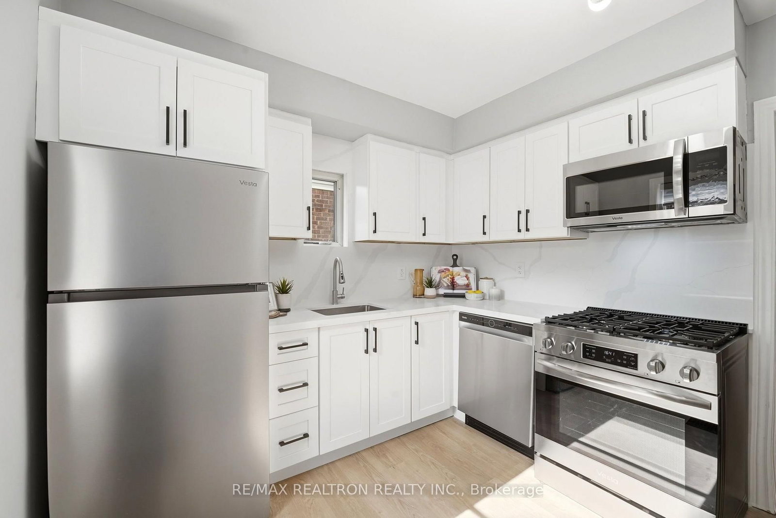 1056 Woodbine Avenue W • Toronto, ON photo 8
