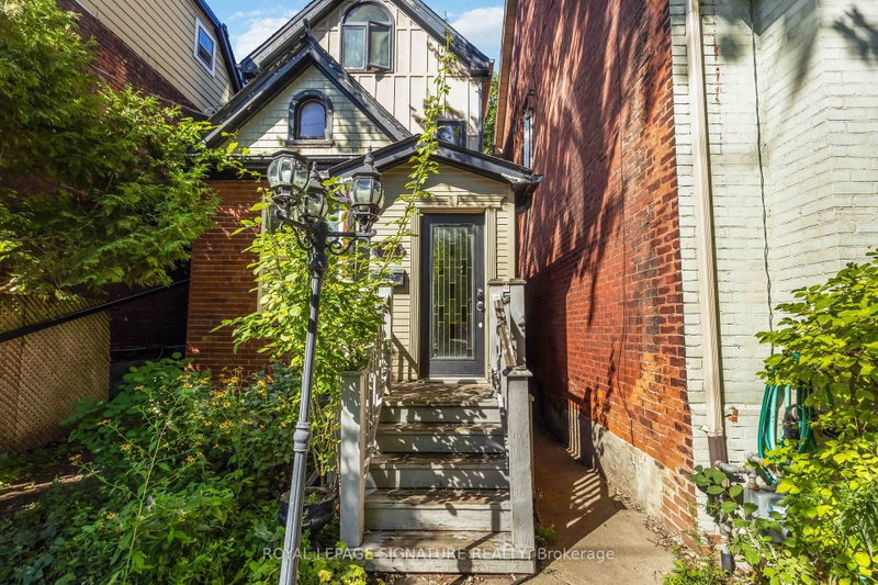 Main - 22 Curzon Street E