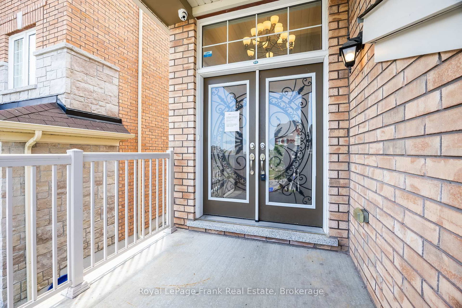 190 Lyle Drive • Clarington, ON photo 2