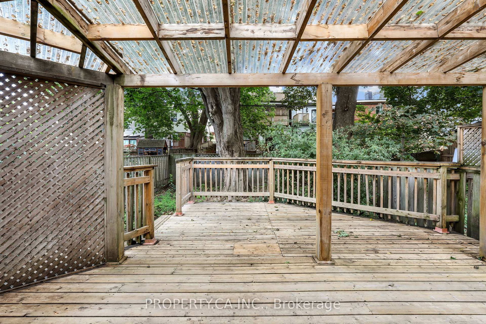 332 Woodfield Road • Toronto, ON photo 13