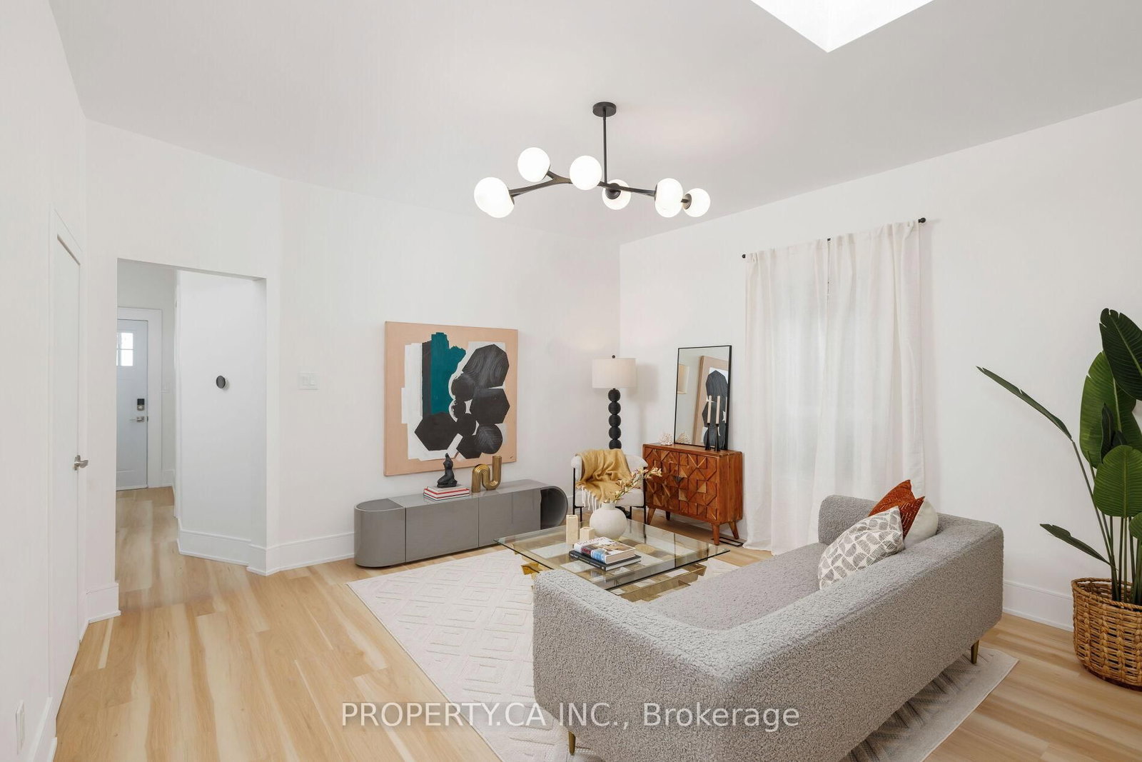332 Woodfield Road • Toronto, ON photo 3