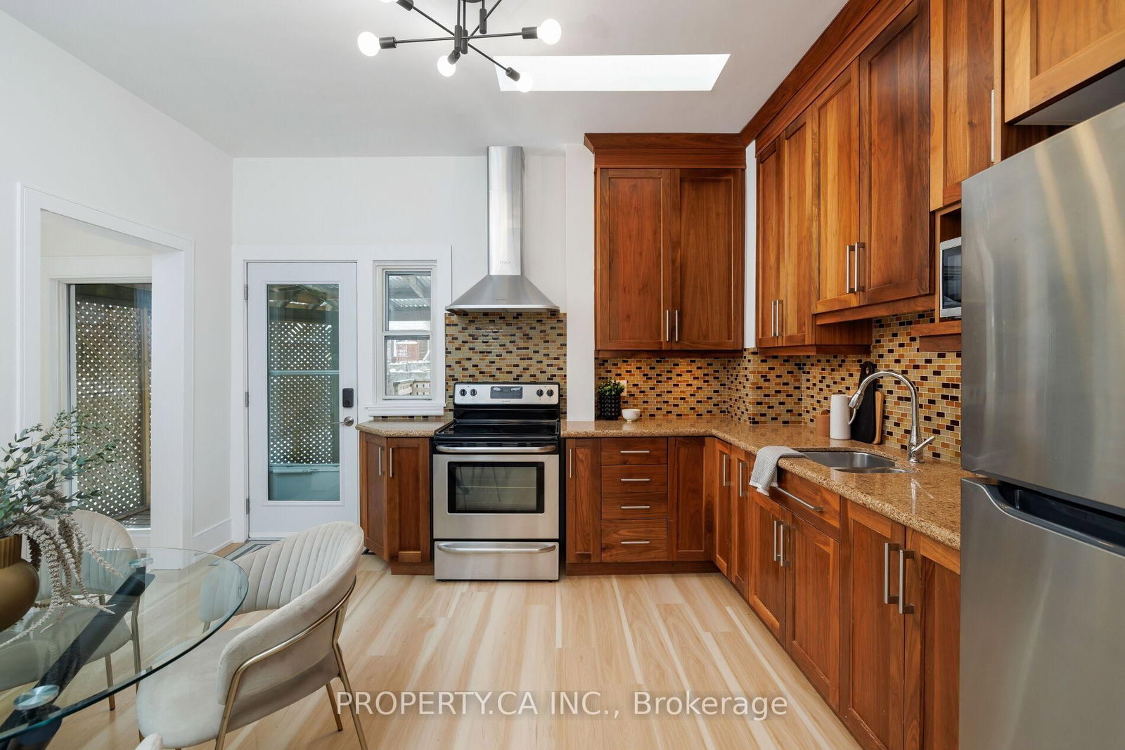 332 Woodfield Road • Toronto, ON photo 6