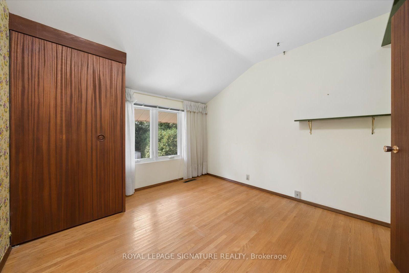 17 Lesterwood Crescent • Toronto, ON photo 24