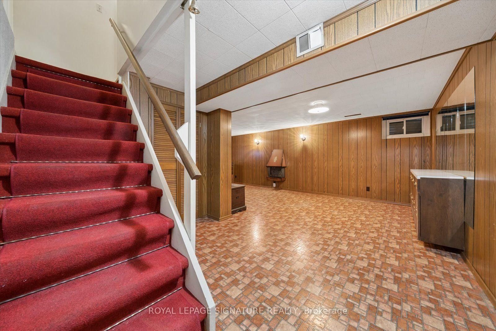 17 Lesterwood Crescent • Toronto, ON photo 29