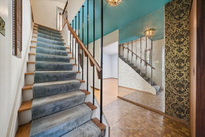 17 Lesterwood Crescent • Toronto, ON photo 5