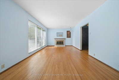 17 Lesterwood Crescent • Toronto, ON photo 6