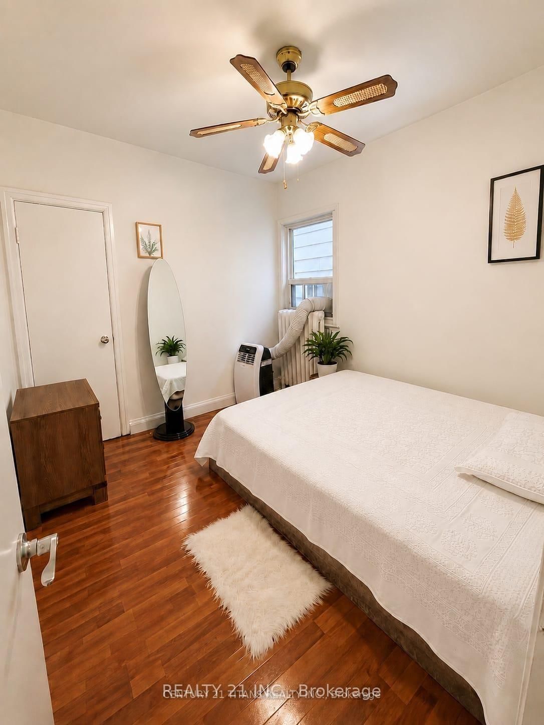 8 Mack Avenue • Toronto, ON photo 10