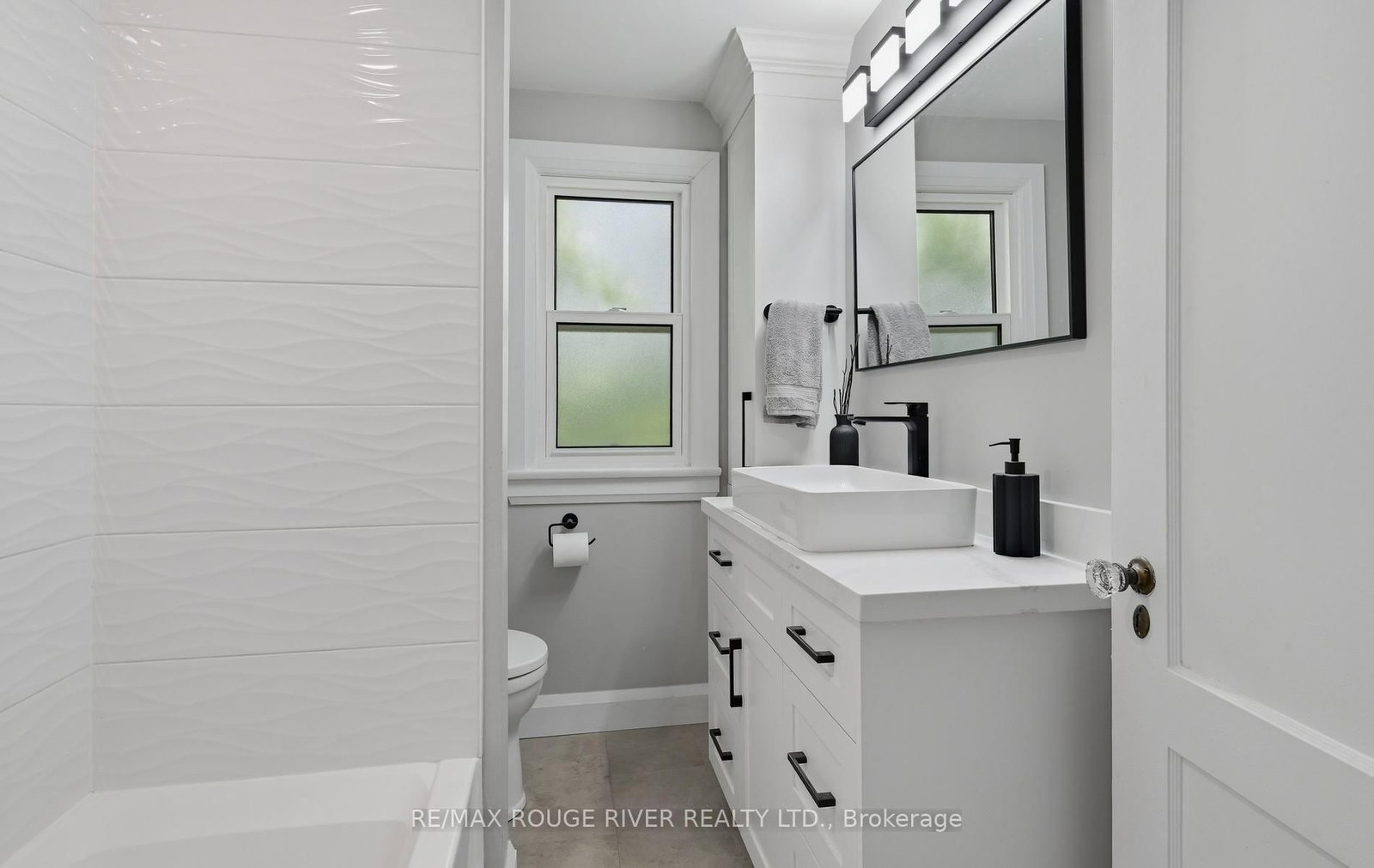 1576 Highway 2 Road • Clarington, ON photo 24