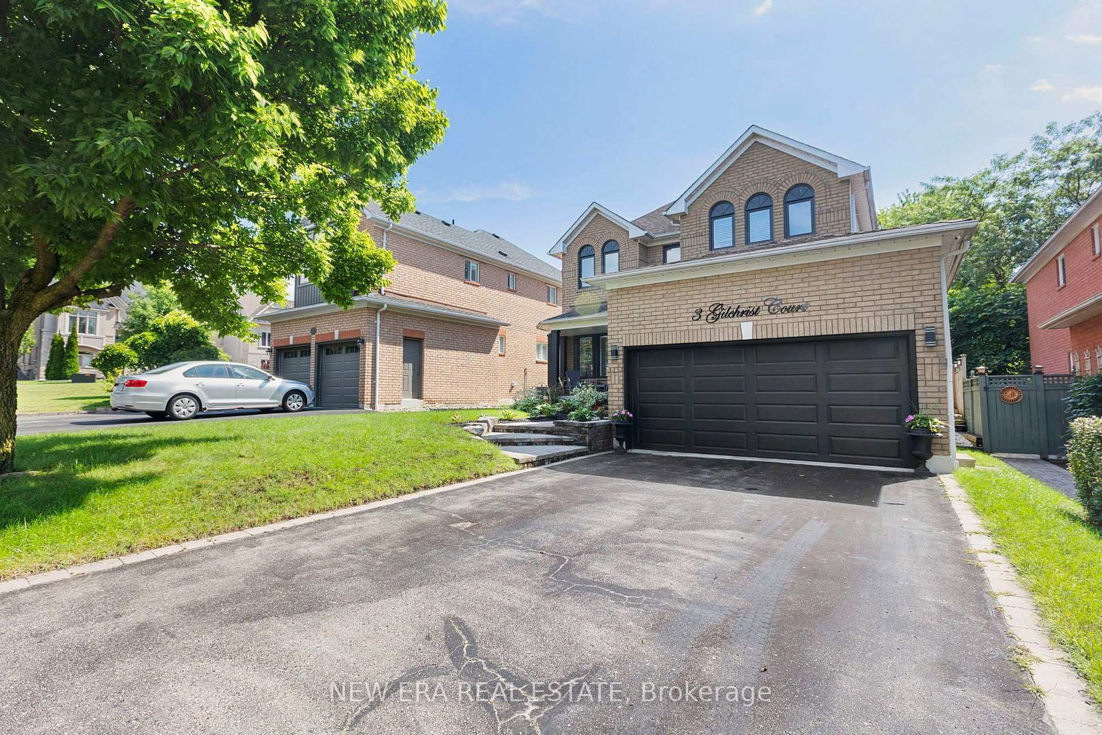 3 Gilchrist Court • Whitby, ON photo 3
